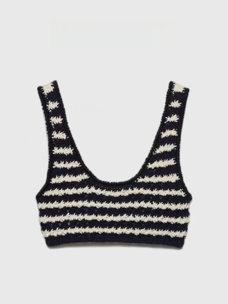 

Новинка Lotti High-Defn Summer: Комплект из вязаного топа и юбки с кружевными вставками и полосками для женщин