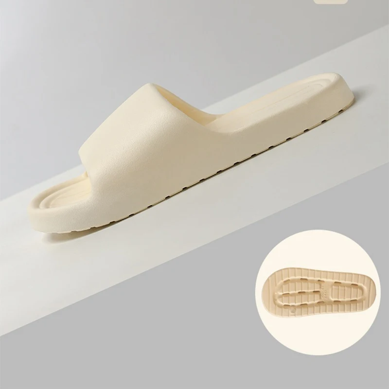 2025 جديد لطيف زوجين وسادة النعال الإناث ملابس الصيف الحمام حمام عدم الانزلاق داخلي المنزل إيفا الصنادل سميكة القاع
