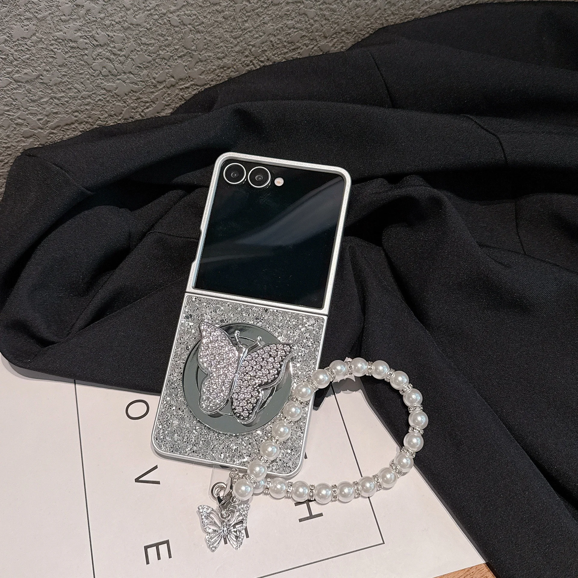 

Silver Butterfly Phone Case For Samsung Galaxy Z Flip 7 6 5 4 Protective Back Cover For ZFlip5 ZFlip6 ZFlip7 Case Shell