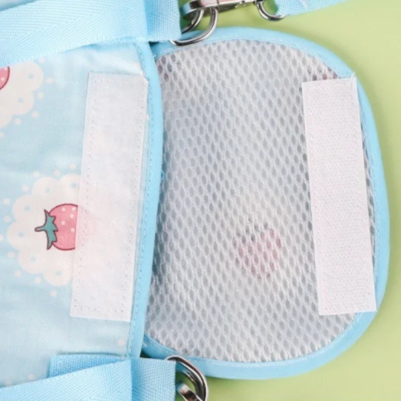 แบบพกพาสุนัขขนาดเล็ก Cat Carrier กระเป๋าสะพายข้างแฮนด์ฟรีสายคล้องไหล่สัมผัสการออกแบบหัวสี่รูขาสําหรับออกไปน้ําหนักเบา