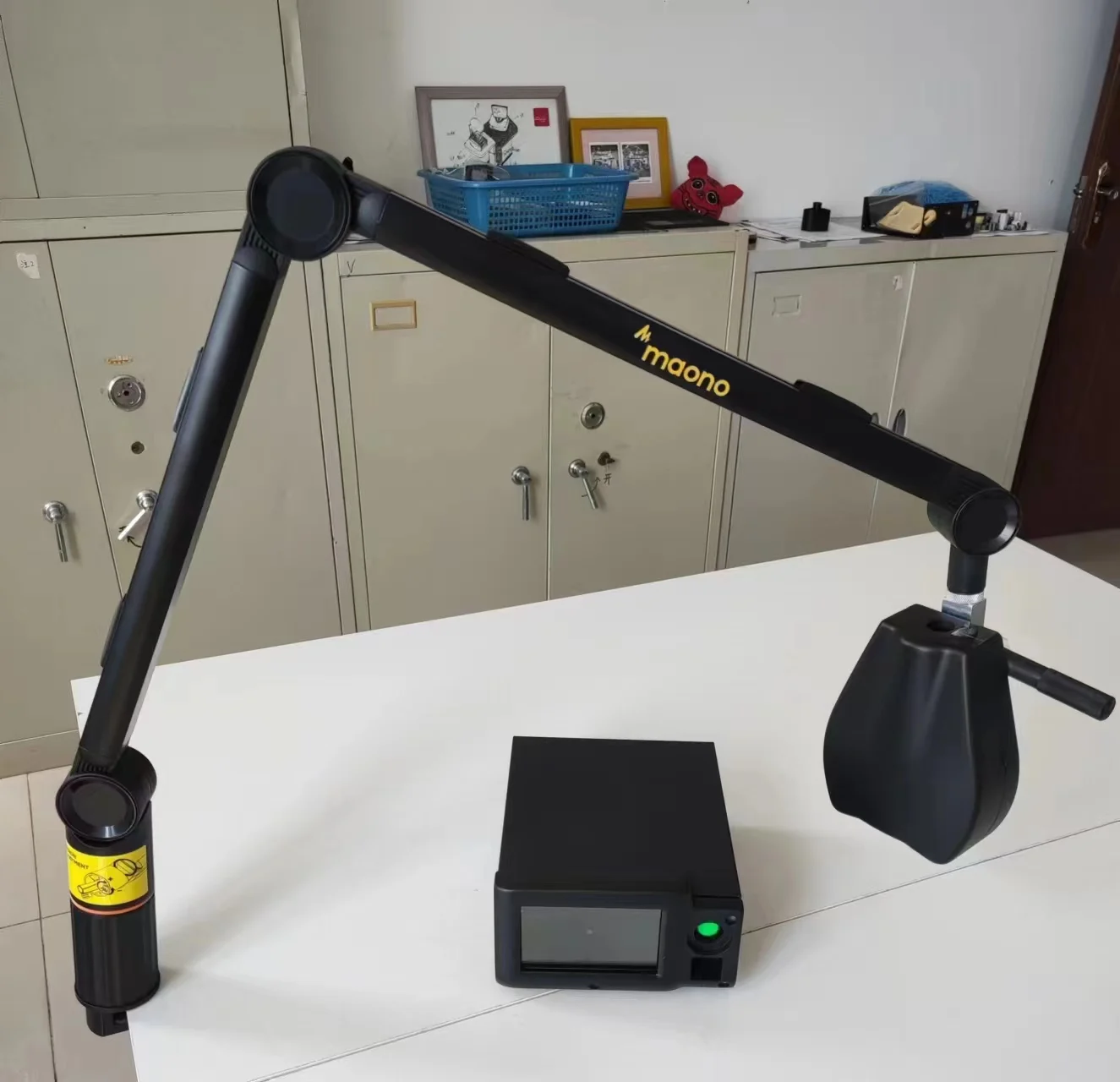 Corneal Crosslinking Device 375NM Laser Corneal Cross Linking Machine for Ophthalmology Eye Treatment