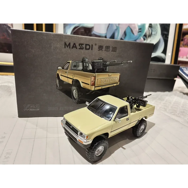 

Литой под давлением масштаб 1/64 Maxdy Toyota Hyrax пикап Battlefield грузовик из сплава модель автомобиля Коллекционная игрушка в подарок сувенир дисплей орнамент