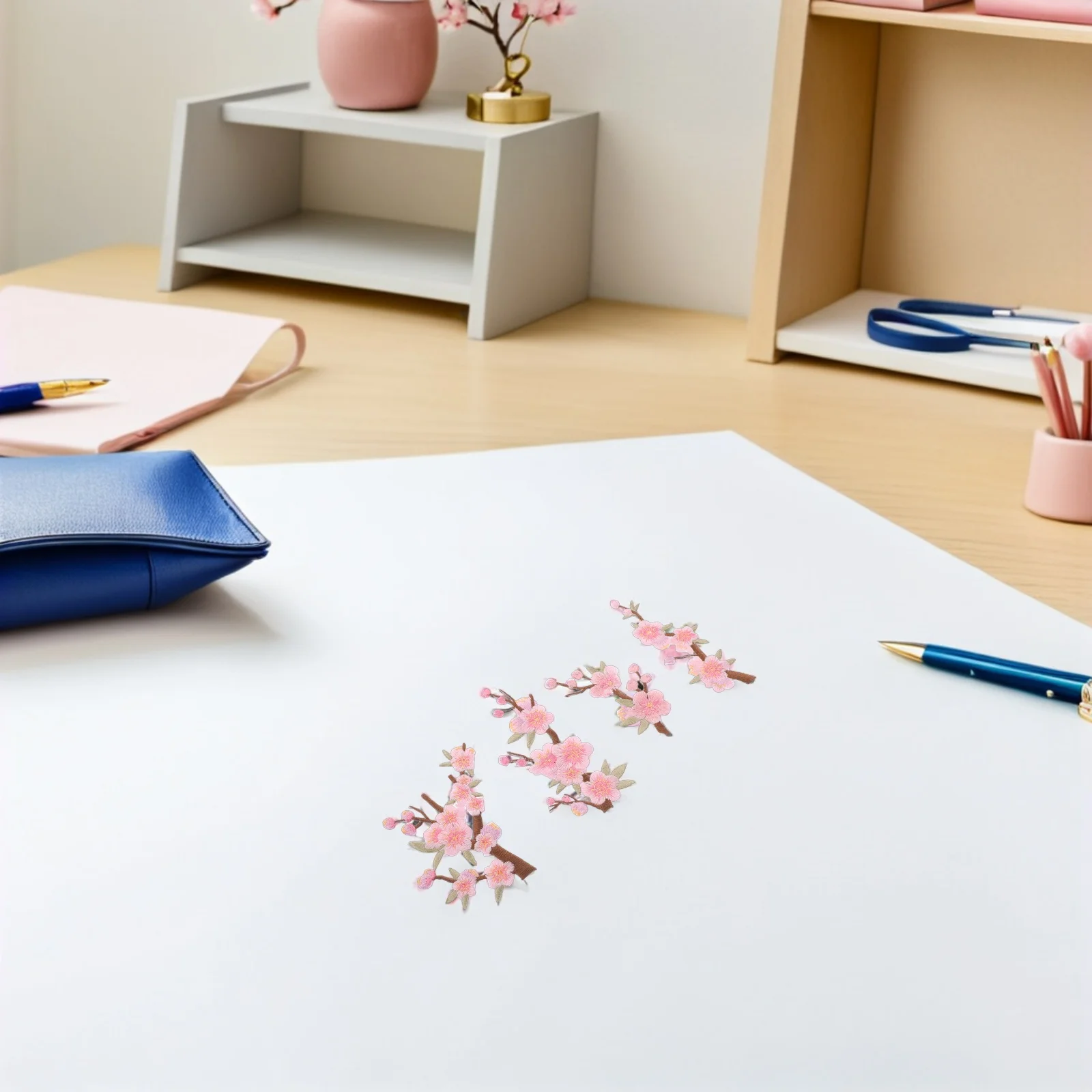 8 個の桃の花の刺繍花のアップリケは、衣類、ジーンズ、バックパック、DIY 装飾、花の装飾用に縫い付けられます。