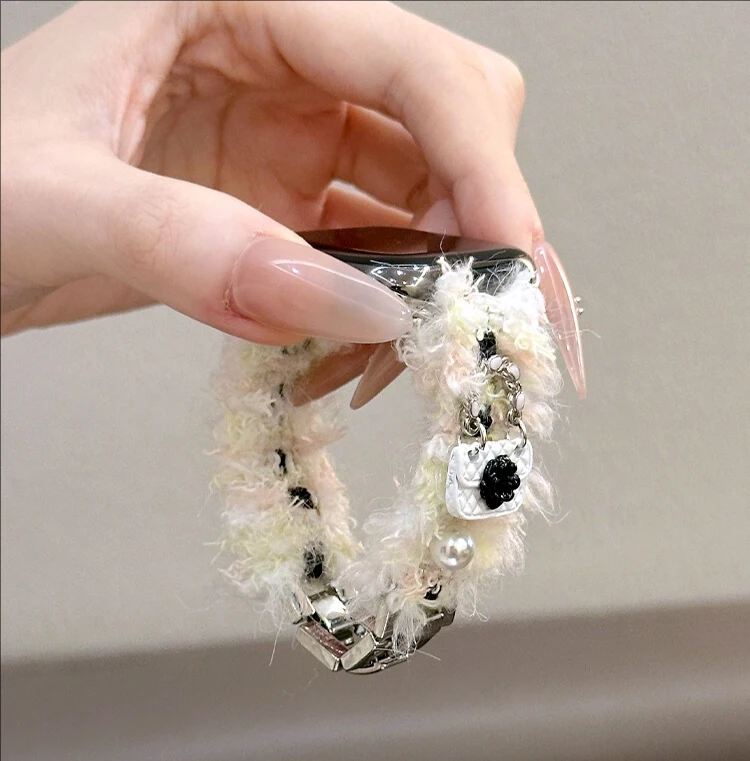 

Compatible with iWatch strap 38mm 40mm 41mm 42mm 44mm 45mm 49mm cartoon plush metal fashion strap