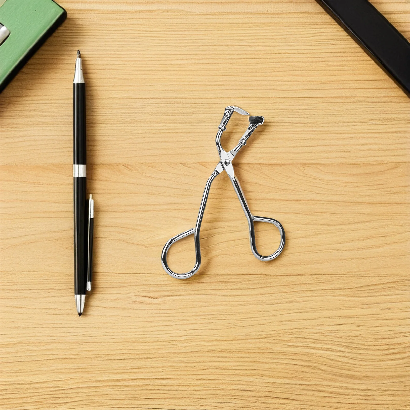 

Eyelash Curler Stainless Steel Practical Design Portable Eyelashes Curling Clip Lightweight Makeup Tool