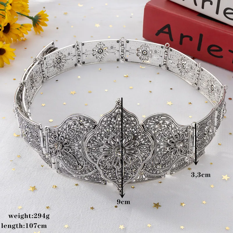 حزام تخريمية للعرائس العربي - خيارات ألوان متعددة مع لهجات زهور كريستالية رقيقة لأناقة ثوب الزفاف البسيط