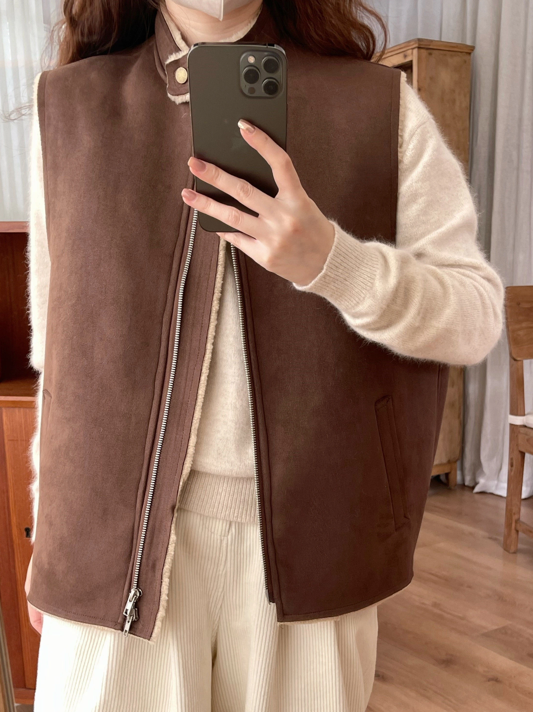 

Новинка 2023: Зимний жилет из овечьей шерсти Initial Home, в стиле ретро, японский дизайн, универсальный, на молнии, для женщин, из полиэфирного волокна