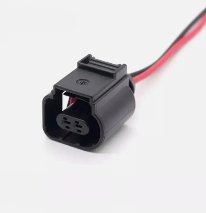 1pcs Automotive Maintenance Connector Socket 8K0973702 Suitable For Volkswagen Audi SEAT ŠKODA Wiring Harness Assemblies