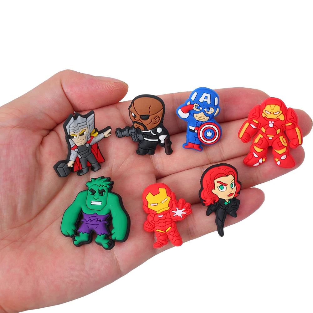 Hot Toys Avengers Heros Iron Man Captain America PVC Shoe Charms Sandal Shoe Decoration Accessories Buckles Boys Party Gifts