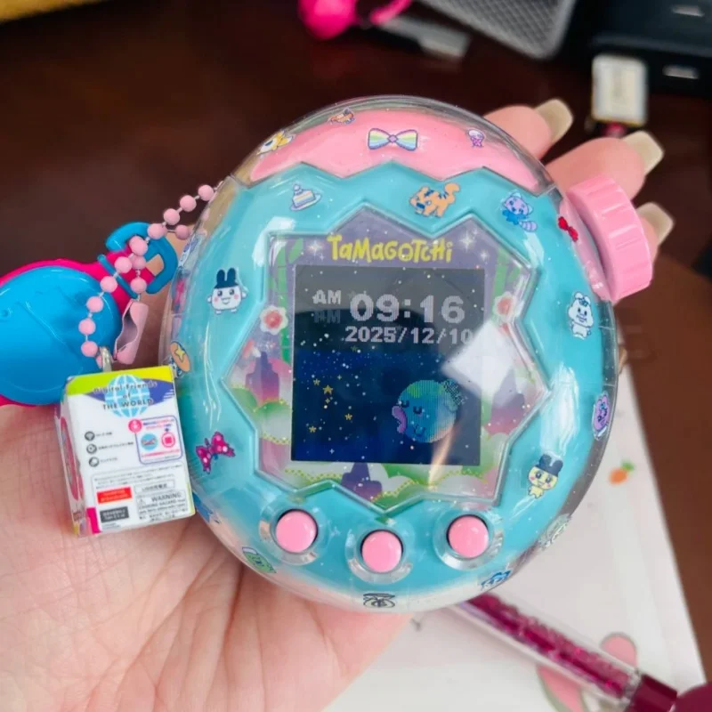 

Authentic Bandai Tamagotchi Paradise Color Screen - Joyful Garden & Emerald Forest Edition (Chinese Version)