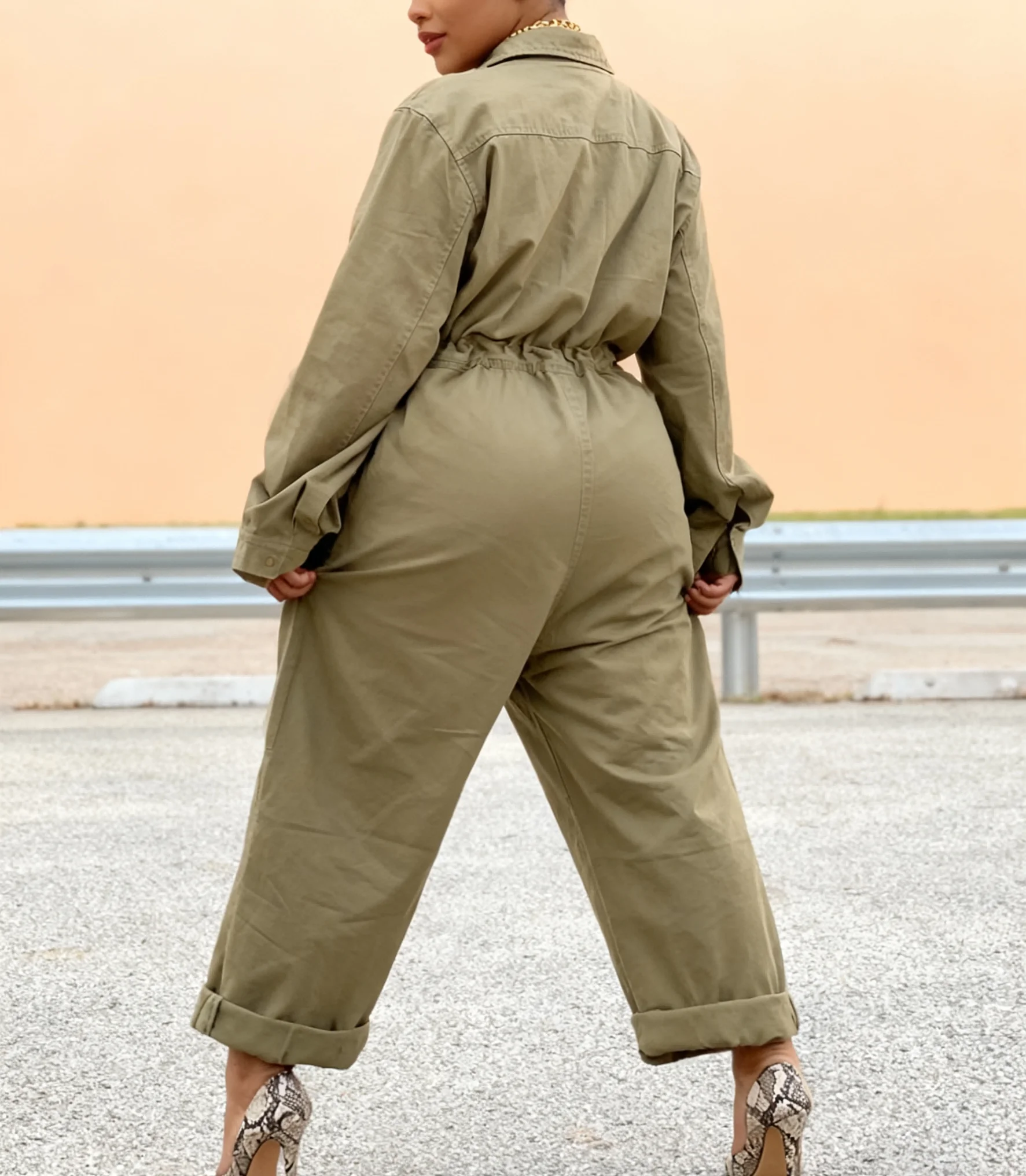 أزياء الخريف غير الرسمية لتقليل العمر للنساء، حللا عصرية.