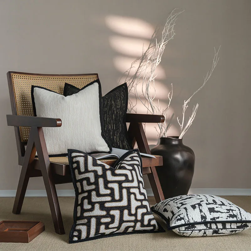 

Luxury Black White Cushion Cover French Geometric Jacquard Chenille Pillow Case Elegant Sofa Throw Pillow Cover for Home Decor