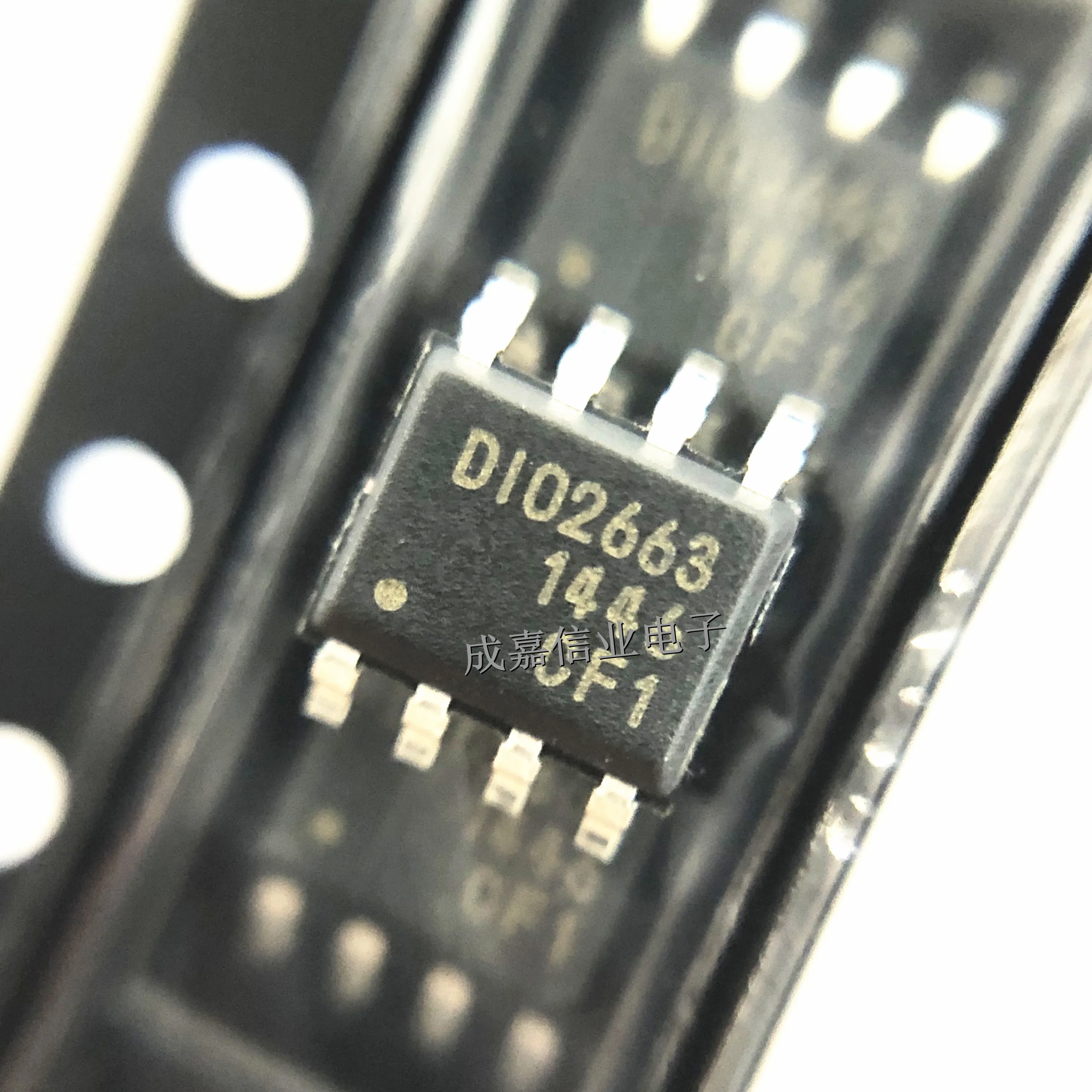 10pcs/Lot DIO2663CS8 SOP-8 DIO2663 Video Amplifiers Three Channel High DefinitionVideo Filter Driver