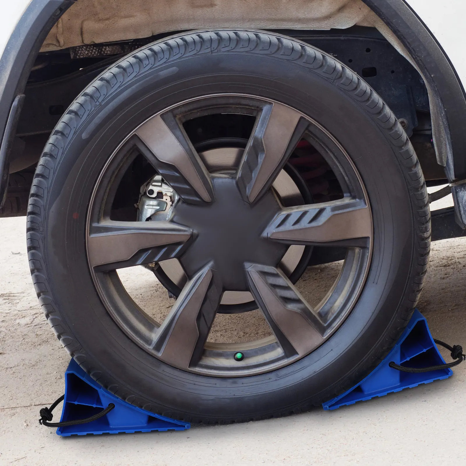 

2Pcs Wheel Chocks Heavy Duty Portable Traction Blocks for Trailer Truck Vehicle Stopper Wheel Chocks