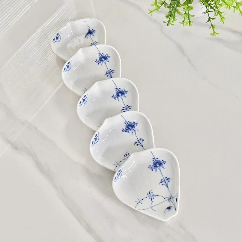 Five-Piece Blue And White Flower Petal Set Small Flavor Plate Retro Ceramic Dipping Pastry Plate Gift Box Set Business Souvenir