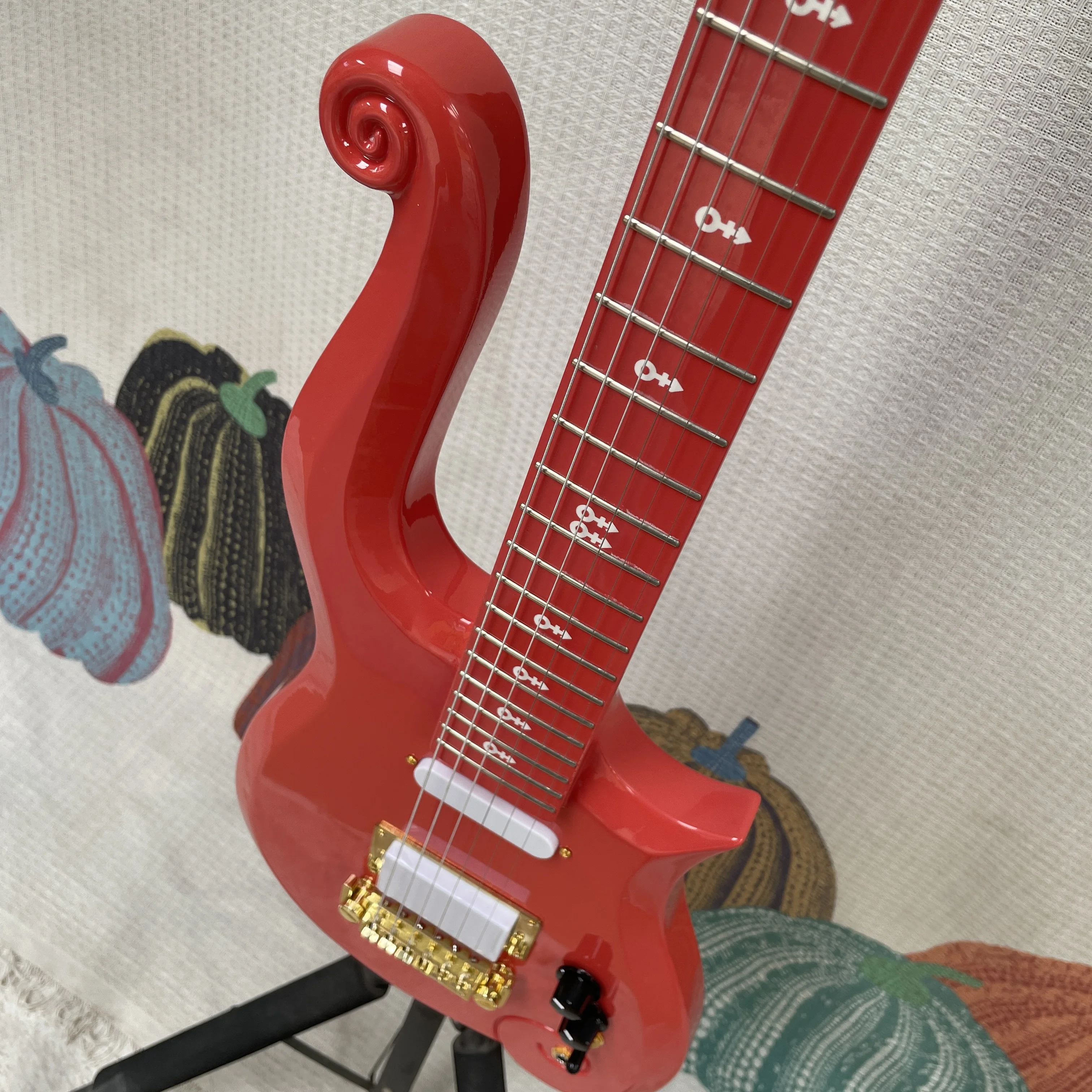 New 6-string electric guitar with high-gloss red finish and maple fingerboard guitars, ideal for stage performances guitarra view 4
