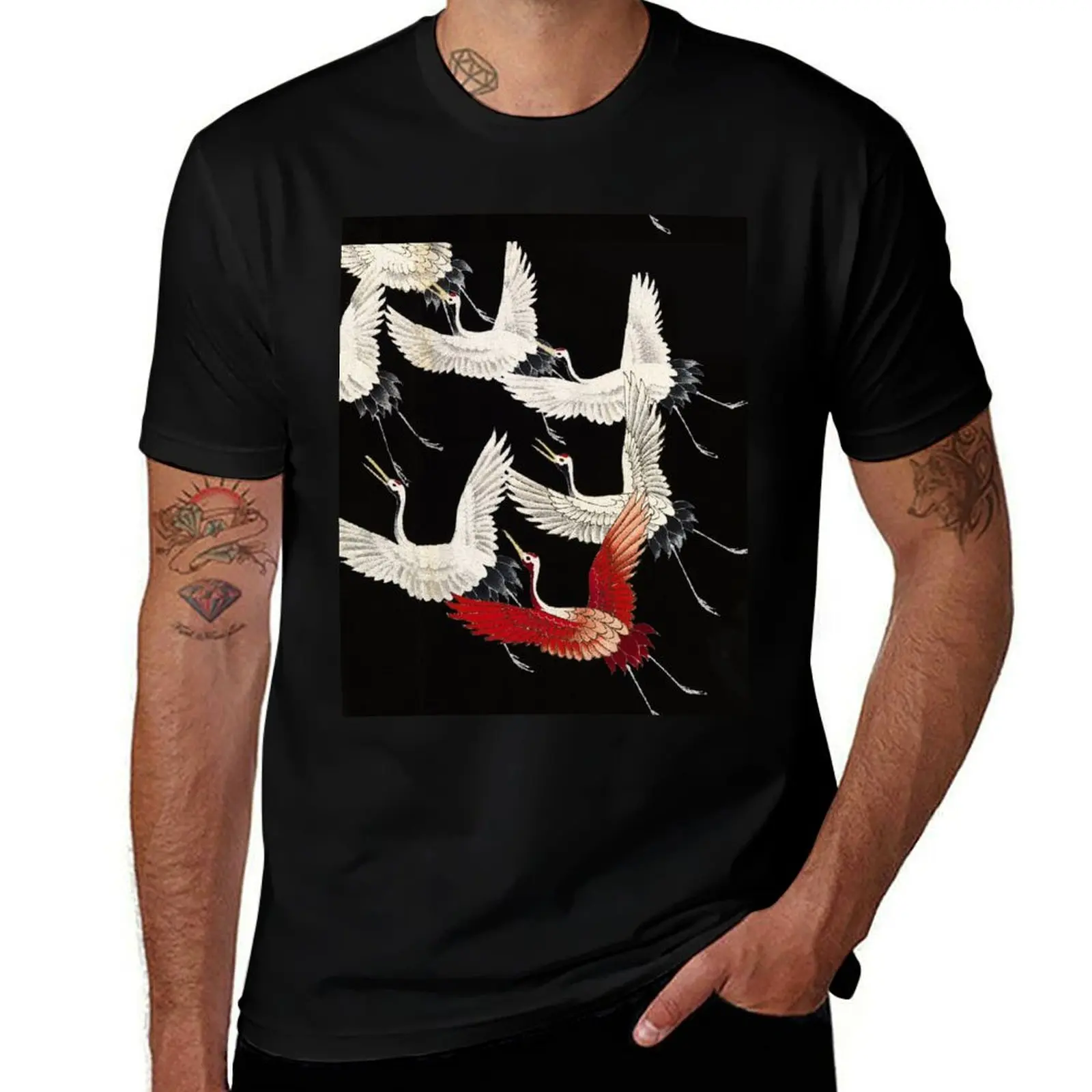 Scarf version of Wild cranes in Black T-Shirt man t shirt oversizeds sports fans vintage clothes mens cotton t shirts