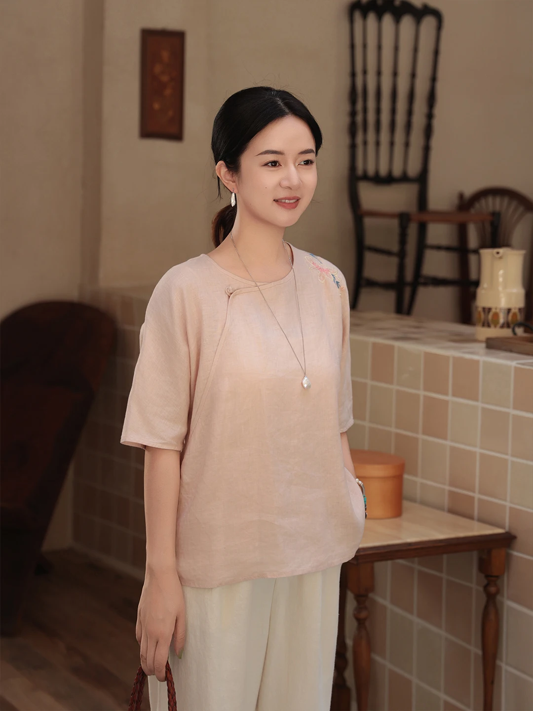 

High-End Han Haax Embroidered Top Women's ort Sve T-irt Summer New Chinese Sle Casual Loose Fit Breathable
