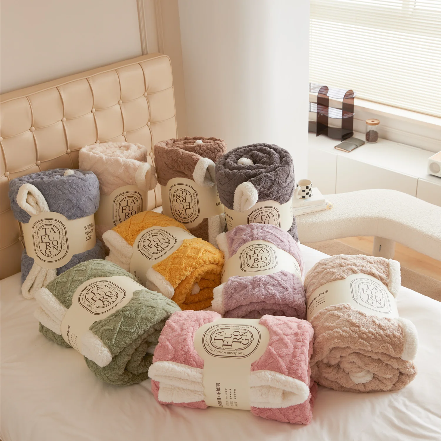 

Thickened Blanket Jacquard Blanket Double-sided Cashmere Large Cashmere Leisure Blanket