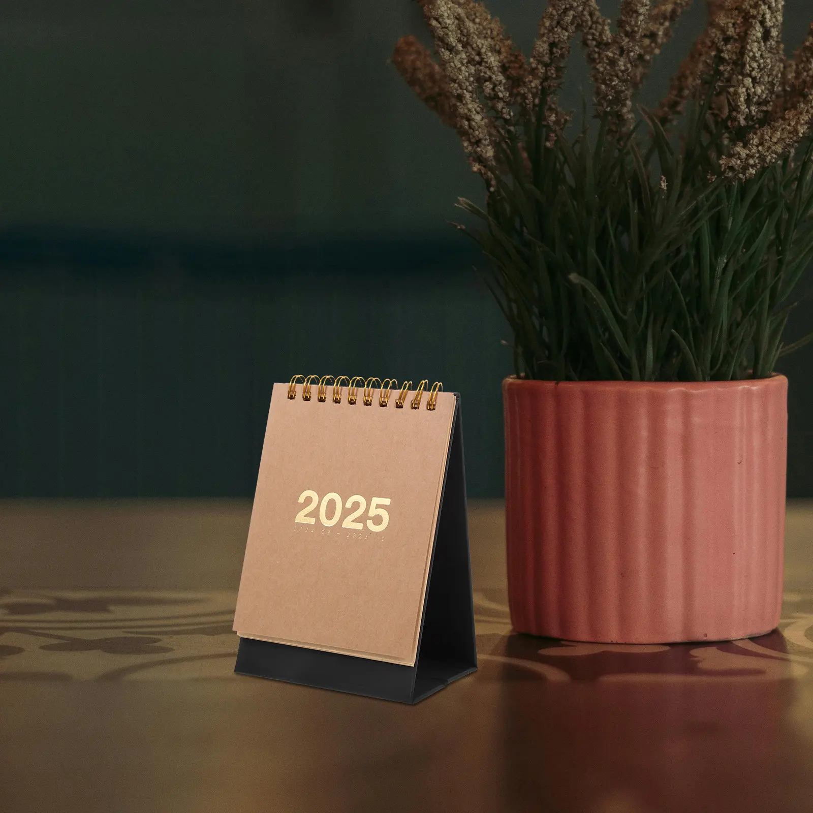 

Настольный откидной календарь 2025: компактный, с металлическим двойным проволочным переплетом, для ежедневного планирования