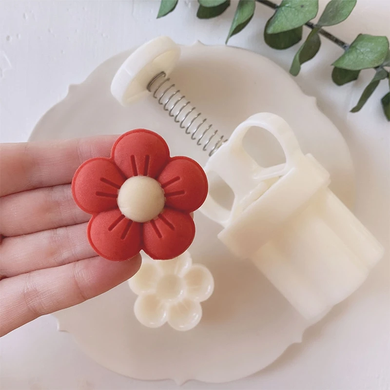 Plastic Mooncake Moulds Flower Shaped DIY Pastry Gadgets Mooncake Stamps 2 Sizes