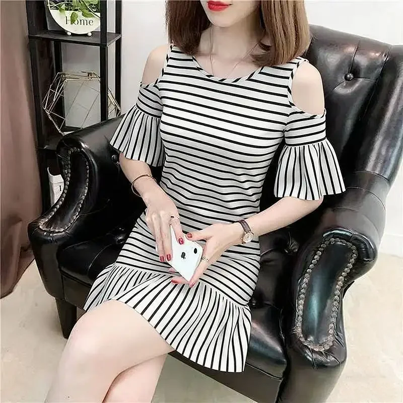 Women Black White Striped Cold Shoulder Ruffle Sleeve Round Neck Plus Size Bodycon Mini Dress