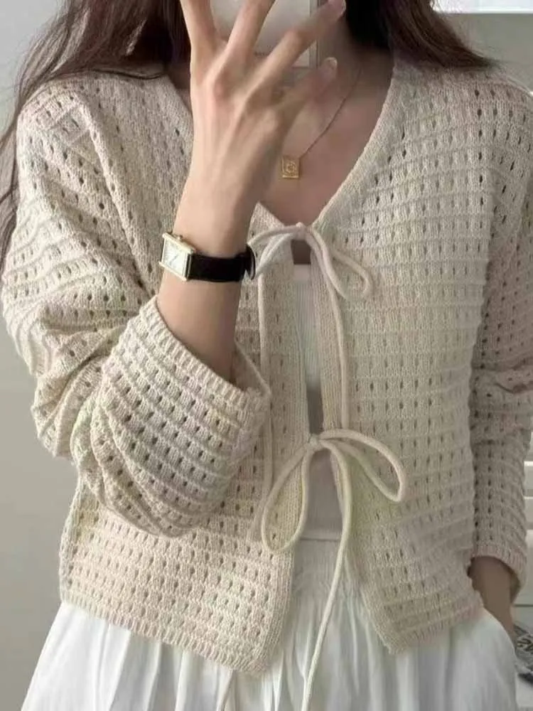 

Korean Sle Hollow out Belted Light Weight Knitted Cardigan Women's Faionable ort Top V-ne Long Sve Spring Summer