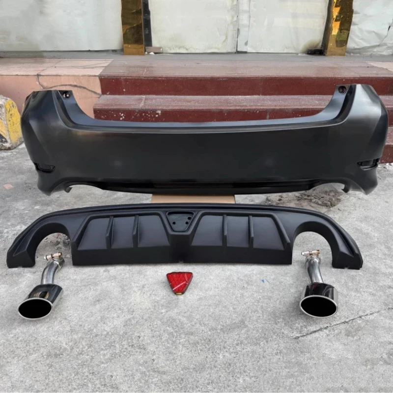 Rear Bumper Rear Lip Tail Throat for Toyota Crown 14th 2015-2017 Modified 2018 Style Bumper Car Body Kit