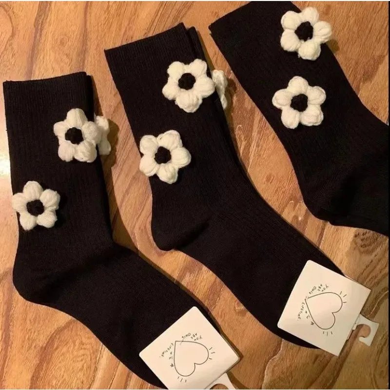 1/2 Paar dreidimensionale Garn gestrickte Blumenröhrensocken mit Nischendesign für Frühling und Herbst, süße lange Damensocken mit Blumenmuster