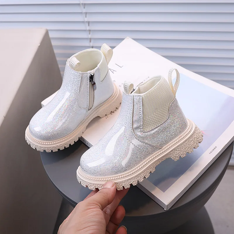 2026 New Autumn Winter Baby Kids Short Boots Girls Shoes Glossy Surface Children Boots Fashion Toddler Kids Snow Shoes view 2