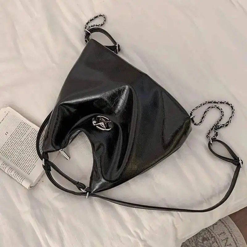 Bloom Sweet Cool Black Mochila Women Vintage Pu Leather Chain Chic Y2k Backpack Female Retro Casual Shoulder Bags Handbag New