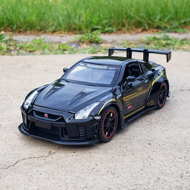 1:32 Simulation Sport Race Skyline R34 R35 Toy Diecasts Vehicles Metal Model Car Decoration For Man And Kids Gift Boy Toy