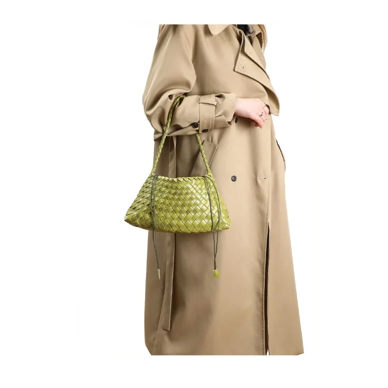 

Fashionable, charming, niche, retro, high-end woven women's bag, shoulder bag, fashionable and versatile vegetable basket bag