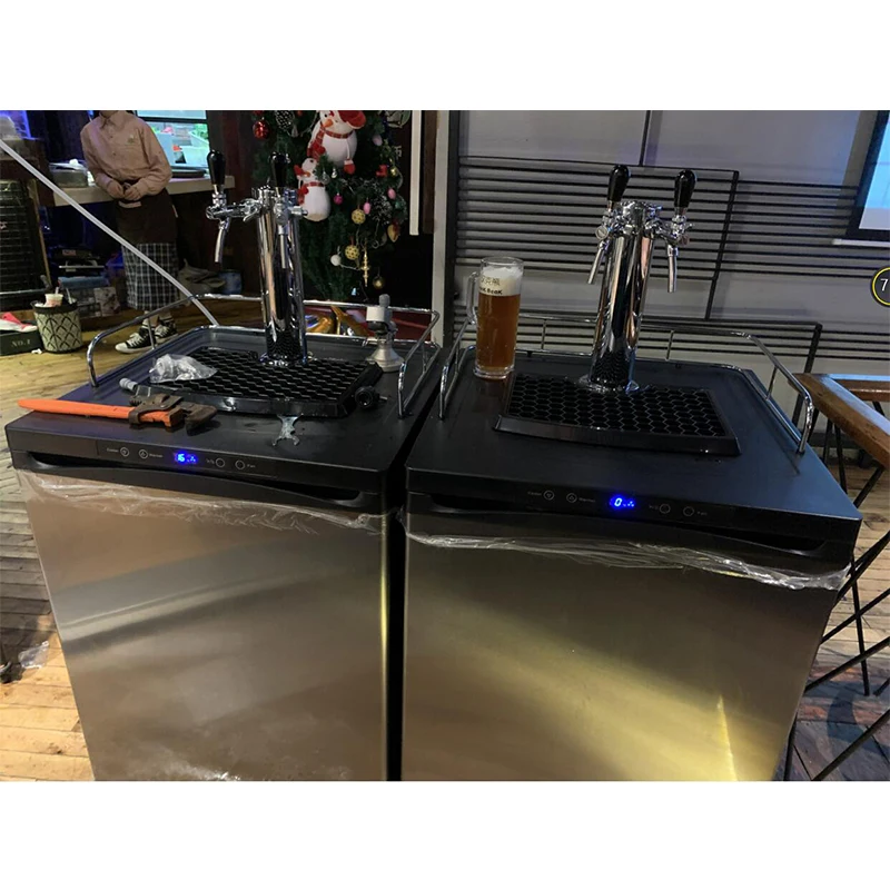 Dwugłowicowa maszyna rzemiosło piwne chłodzona powietrzem maszyna do piwa z beczki komercyjna maszyna do piwa chłodzona wodą wyposażenie do chłodzenia piwa