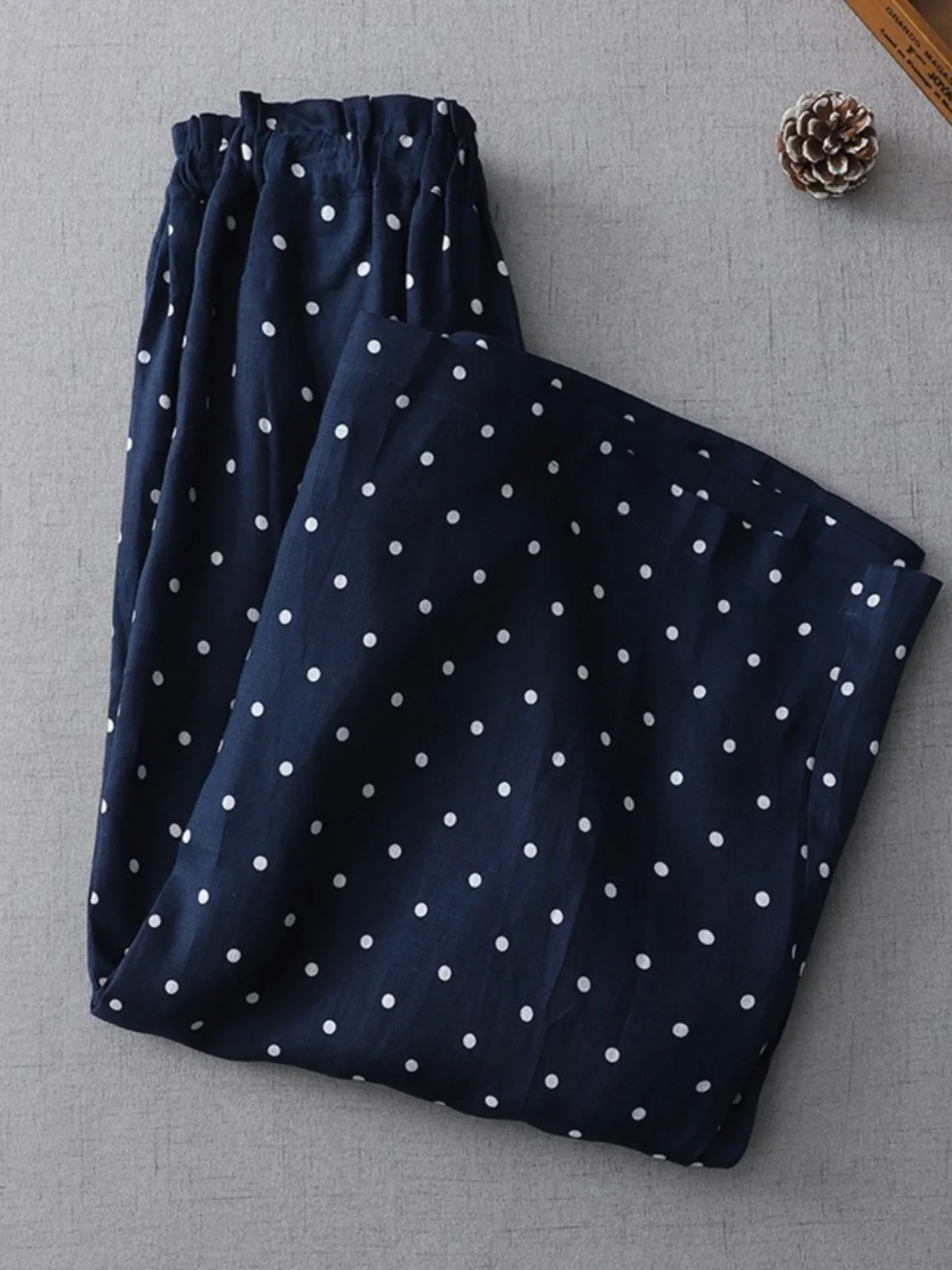 日本製水玉模様リネンワイドレッグパンツ レディース 夏 薄手 伸縮性 ハイウエスト ドレープ 細見え カジュアル ストレート コットン...