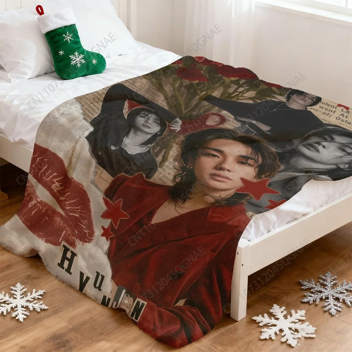 Custom Hyunjin Korean Idol Collage Art Throw Blanket - Soft Flannel French Style K-Drama Bedspread Suitable For Seasons, Wrinkle