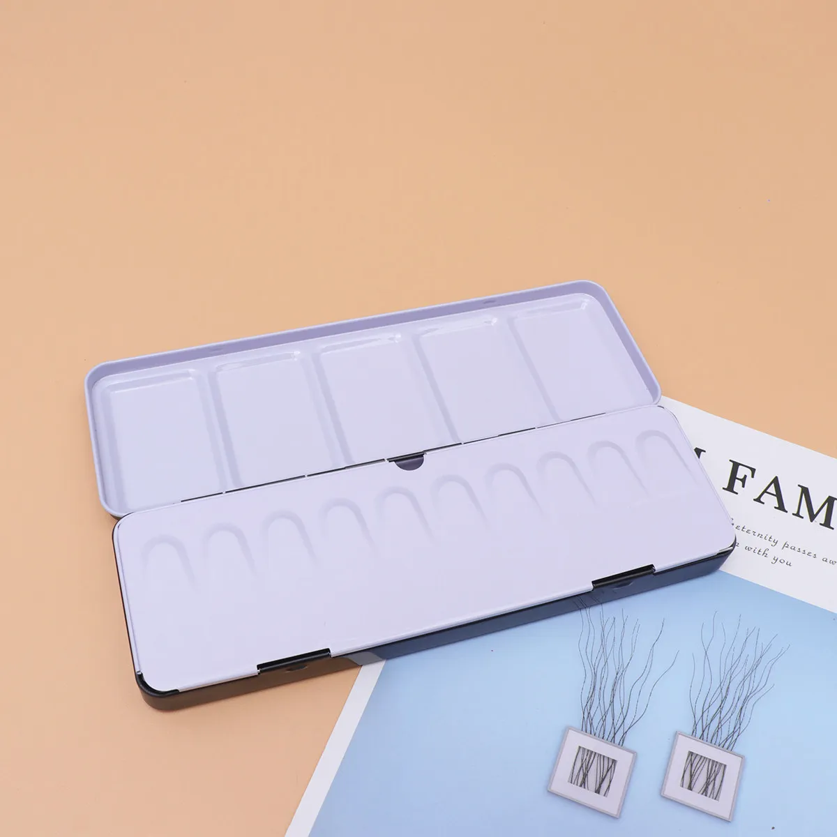 Empty Watercolor Iron Box Solid Pigment Storage Case 24 Paint Grids Lightweight Portable Metal Paint Palette for Artists