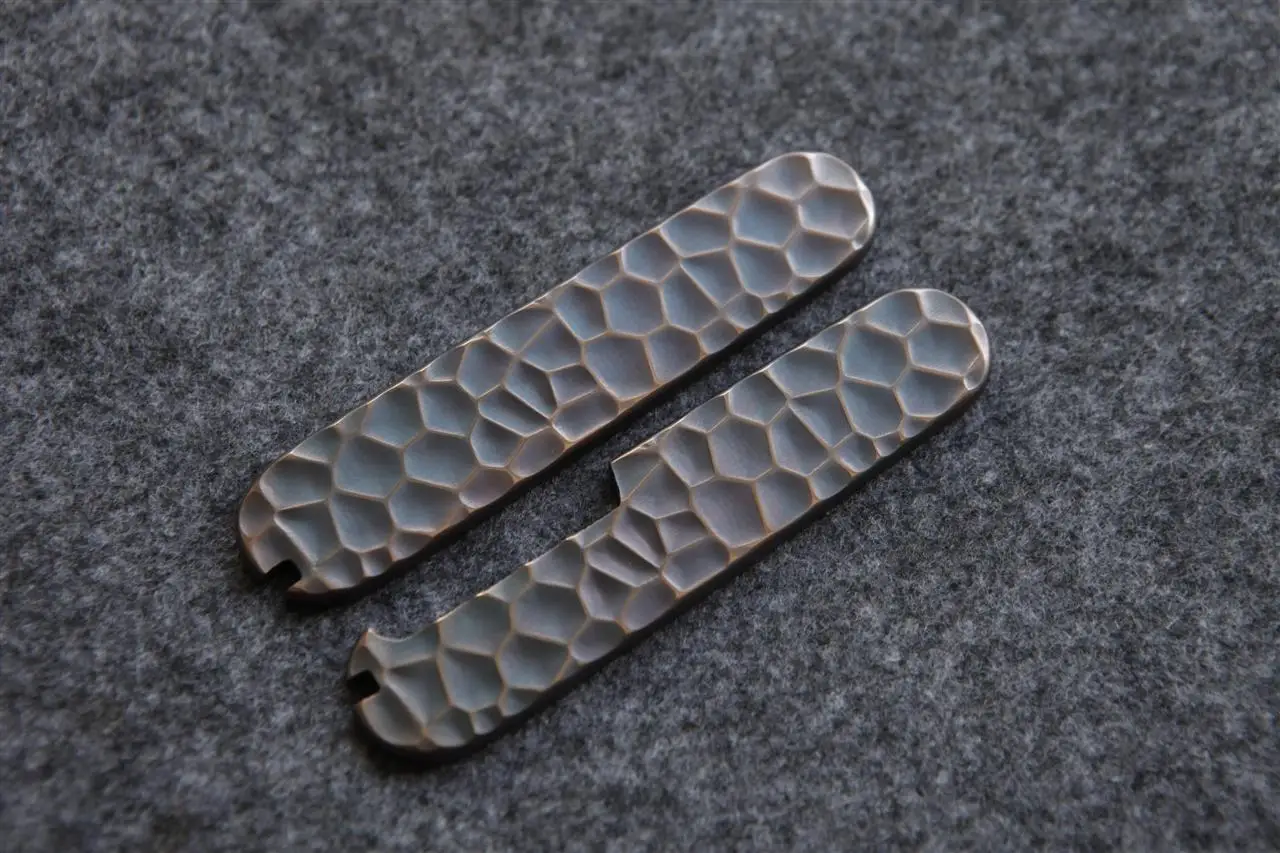 1 Pair Red Copper Scales with Tweezers and Toothpick Slot for 91mm Swiss Army Knife