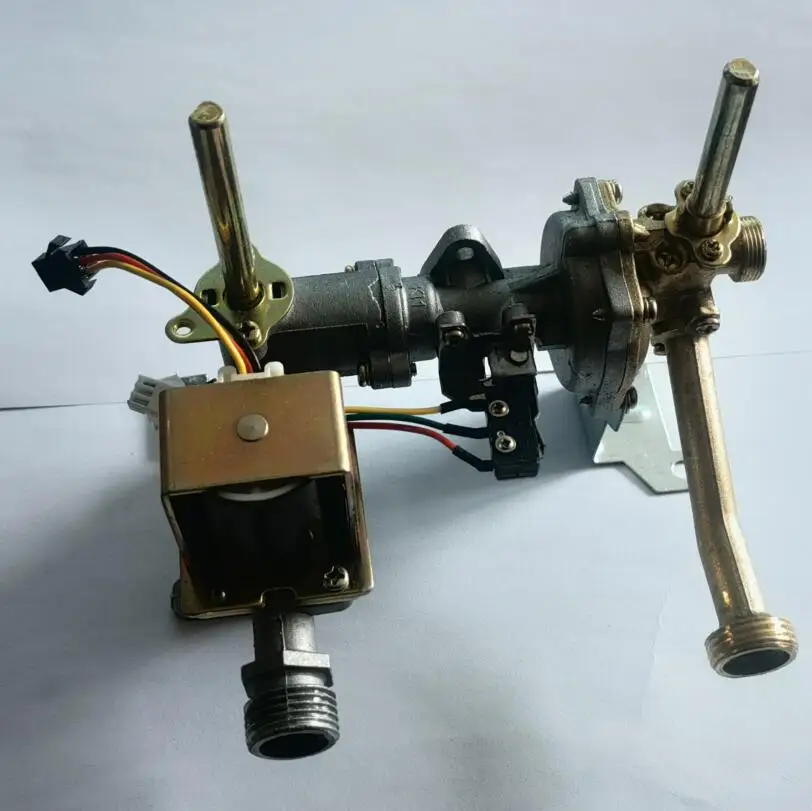 130 مللي متر ارتفاع 6-7L أجزاء سخان مياه يعمل بالغاز صمام تجميع المياه والغاز عمود قصير