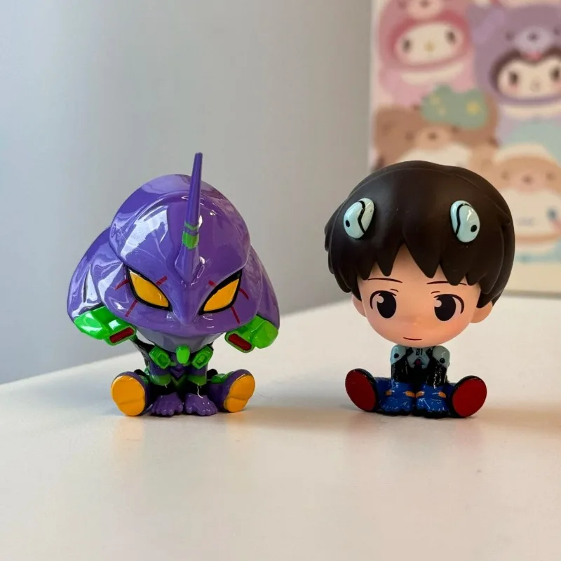 ของเล่นคุณภาพสูง ของแท้ รุ่นใหม่ ซีรีส์ Eva Mini Sitting Cute Grain ของเล่นอีวาสุดฮิต ของสะสม ตกแต่งบ้าน กล่องสุ่ม ของขวัญวันหยุด