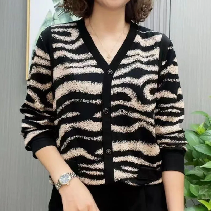 Vintage Fashion Striped Long Sleeve Pullovers Tops Women's Clothing Autumn New Loose Korean V-Neck Patchwork Tops for Female