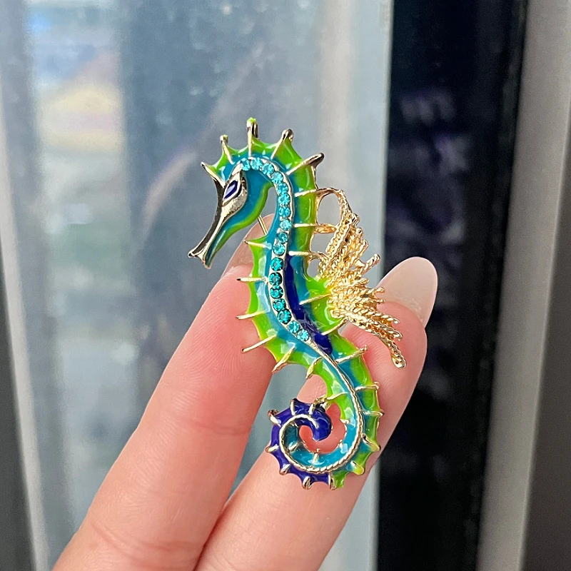 Vintage Enamel Rhinestone Seahorse Brooch Pins for Women Man Colorful Animal Casual Party Office Brooches Jewelry Gifts