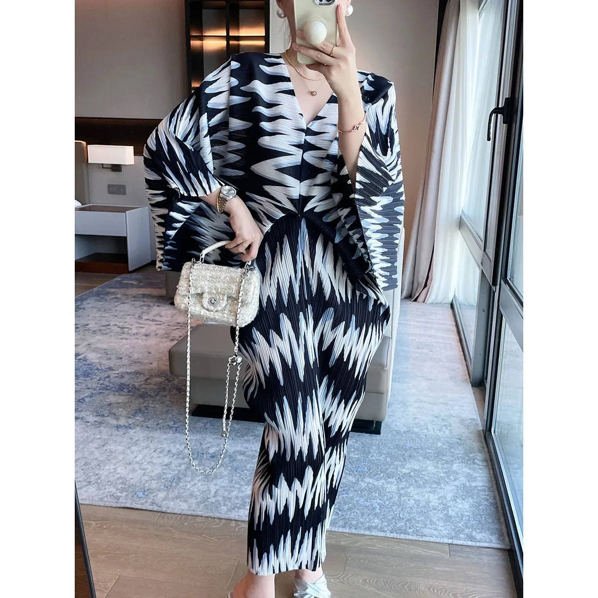 Pleats Pleated Dress 2024 Autumn New French Zebra Print Dress Bat-sleeve Temperament Loose Flesh Covering Long Dress Female