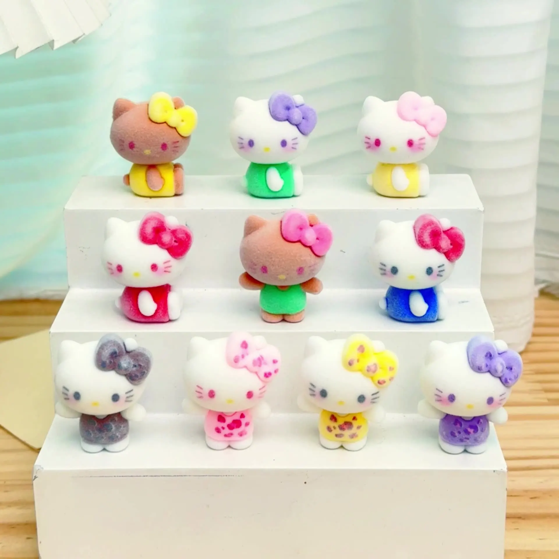 1/10 個新しいレインボー子猫魅力的なシリアル型フィギュアトレンディなブラインドボックスコレクタブルデスクトップ装飾文化ギフト