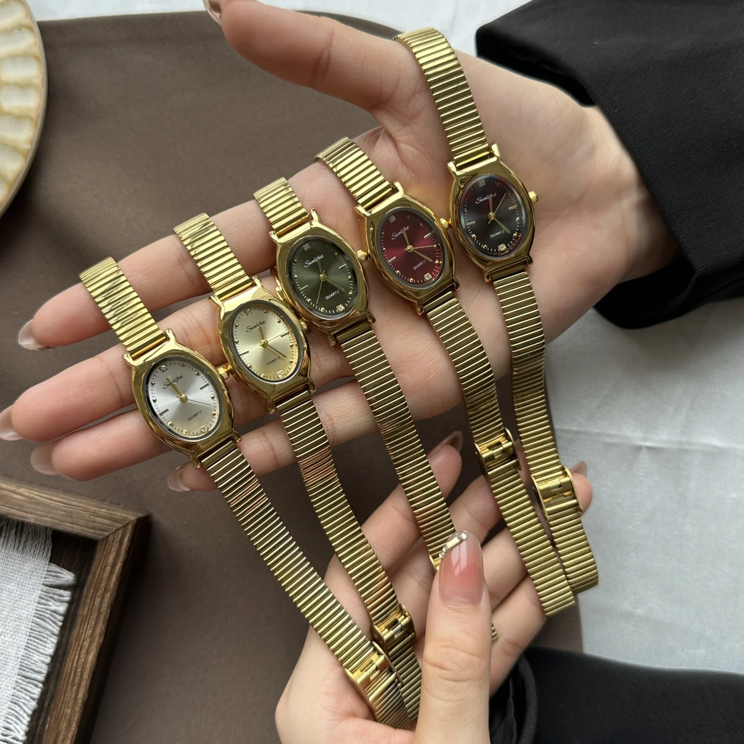 

SUNLIFEX New Small Oval Dial Watch Women Retro Fashion Ladies Quartz Wristwatches Student Steel Strap Watches Relojes Para Mujer