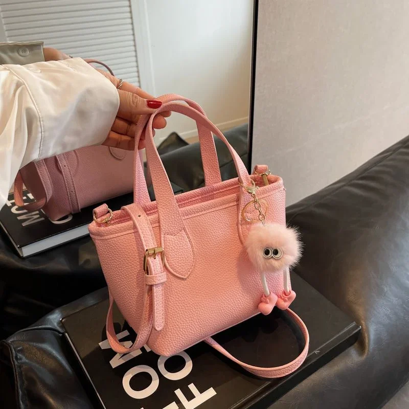 

2024 New Handbags Versatile Daily Crossbody Bag High-end Bags Girl Women Fashion Handbag Messenger Bag