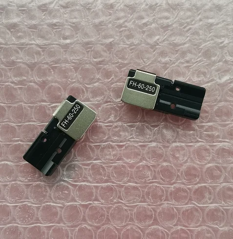 

Bare Fiber Holder FH-60-250 For FSM-60R 70R 60S 22S 80S 62CFusion Splicer Single Core Fiber Holders Fixture 1 Pair