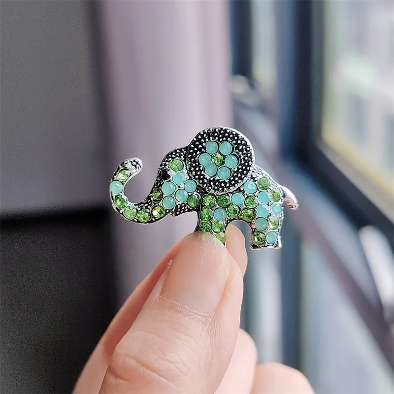 Cross border European and American retro cartoon full diamond elephant brooch for women, niche high-end sense, DIY simple and fa