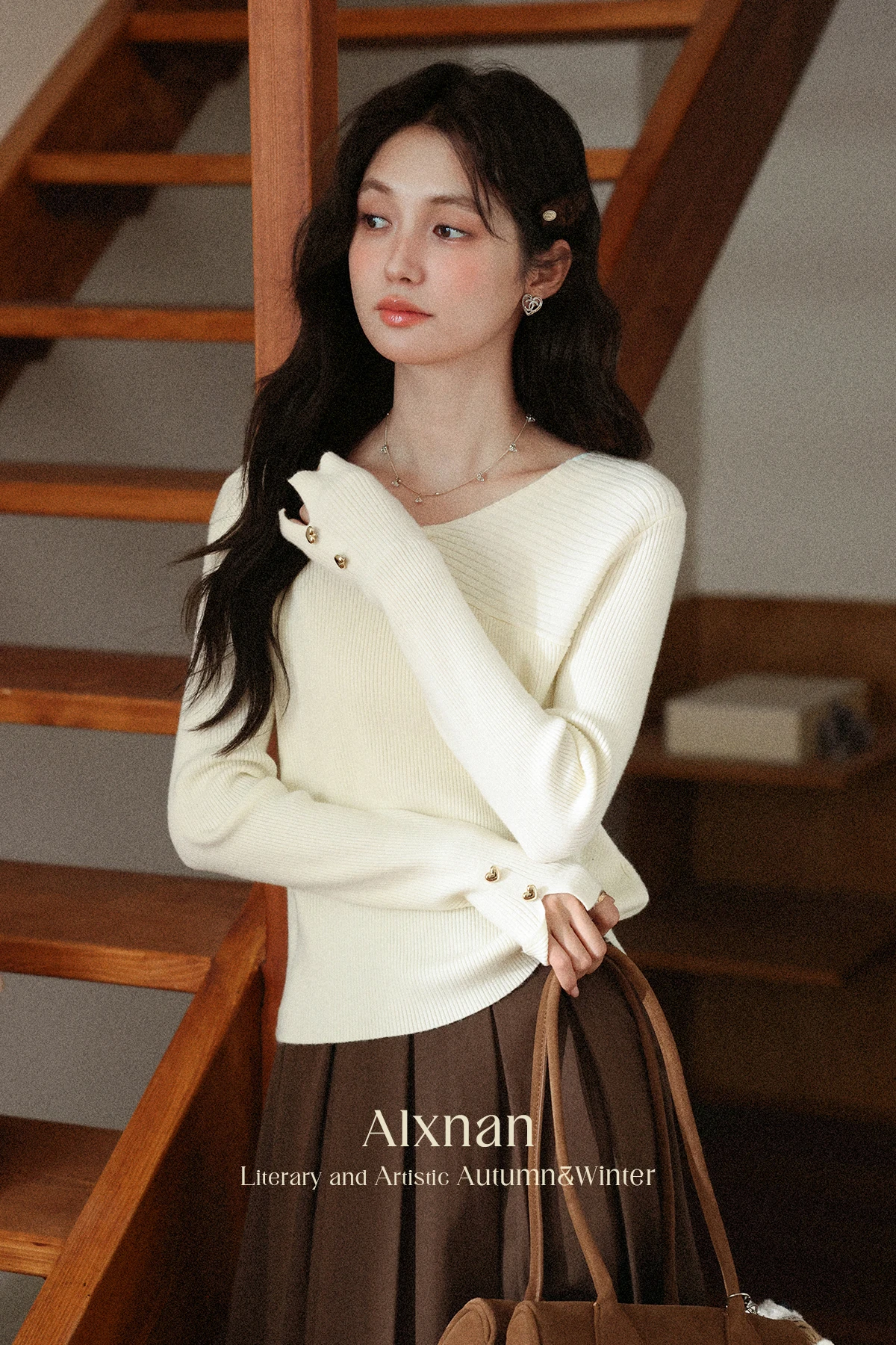 ALXNAN Plus Size White Sweater Chic Neckline Heart-shaped Metal Button Design Women Pullovers Long Sleeve Knitwear Female D12531