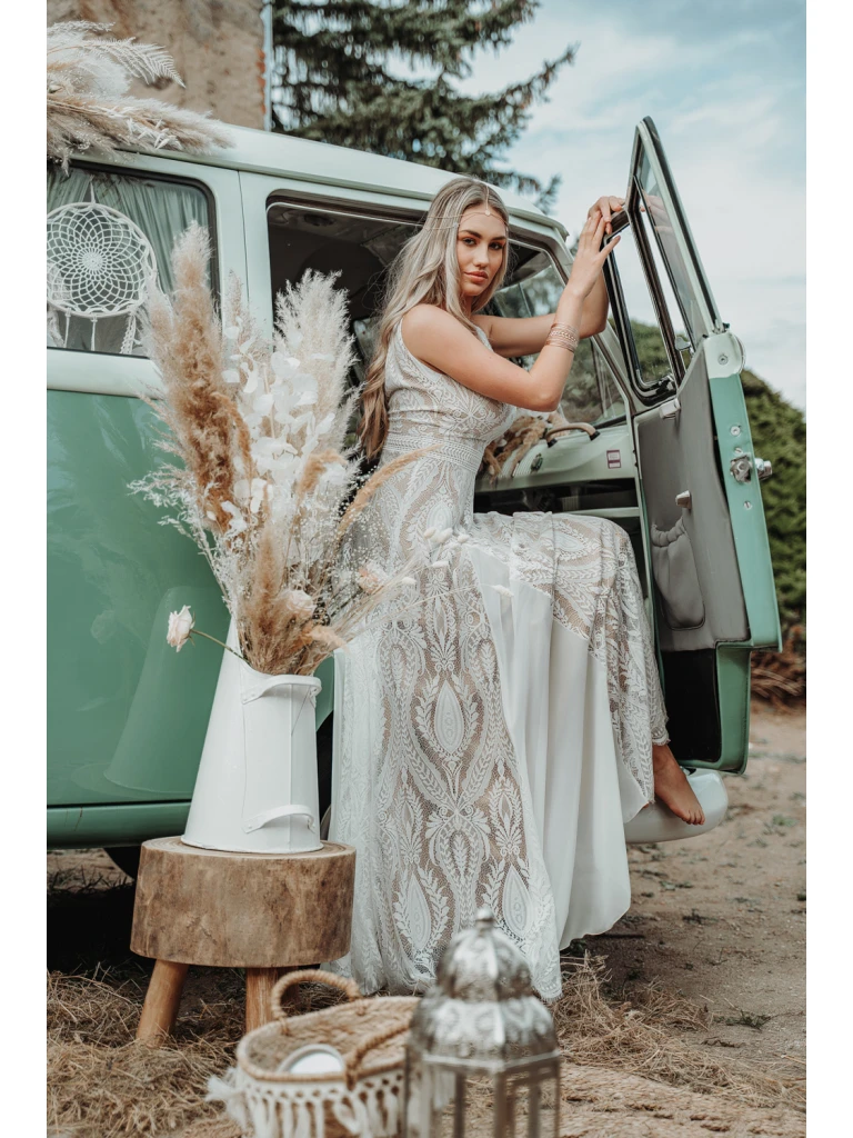 Gaun Pengantin Renda Negara Hippe Tanpa Lengan Gaun Pengantin Pantai Bohemian Punggung Terbuka Leher-v A-Line Jubah Romantis Peri De Mariee